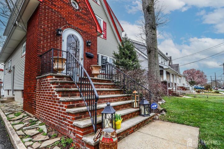 Property Photo:  544 W Meadow Avenue W  NJ 07065 