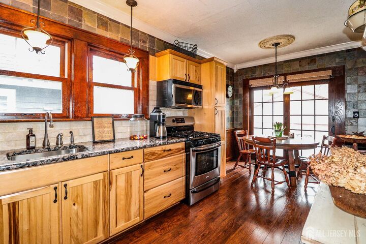 Property Photo:  544 W Meadow Avenue W  NJ 07065 