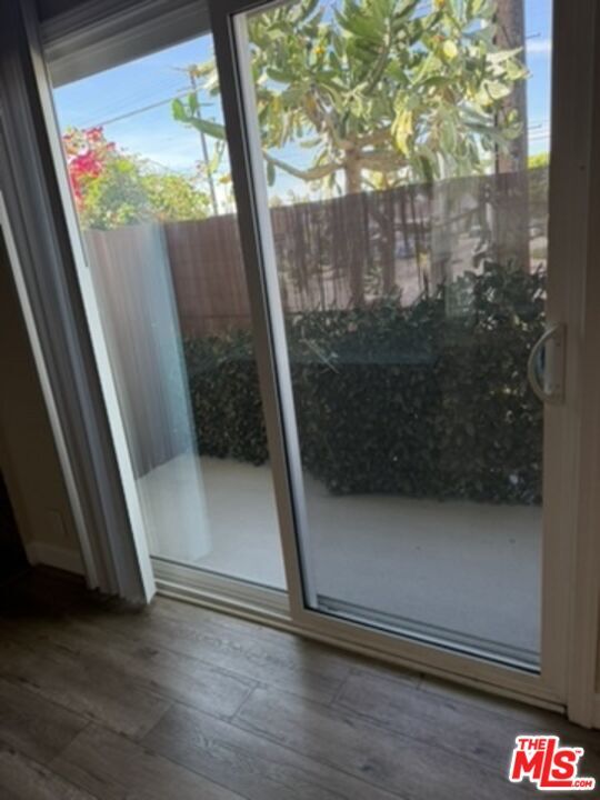 Property Photo:  7504 Sepulveda Blvd  CA 91405 