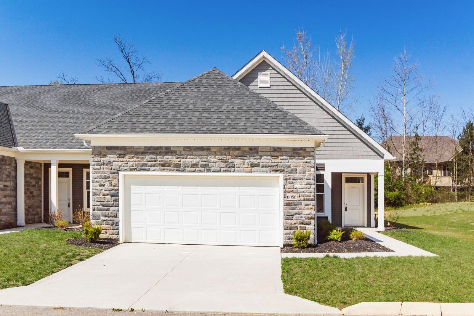 Property Photo:  6056 Naughten Pond Drive  OH 43213 