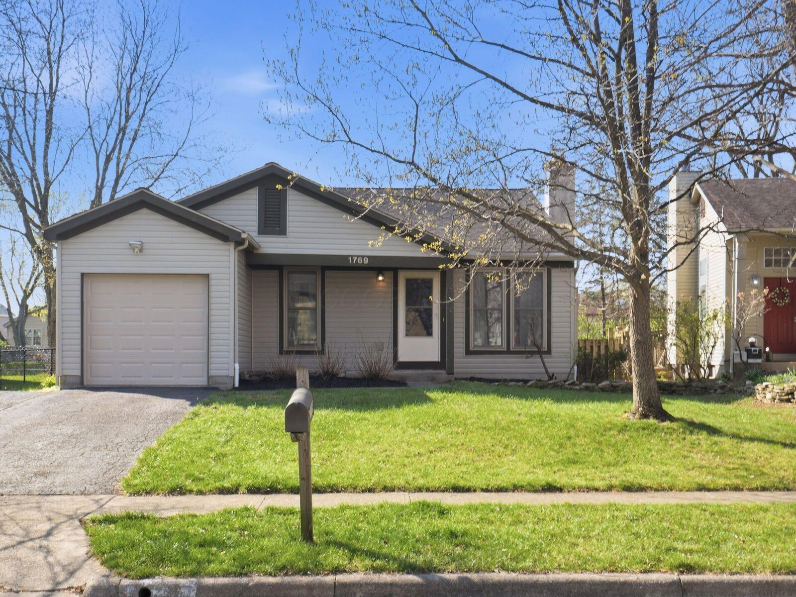 Property Photo: 1769 Gardenstone Drive OH 43235