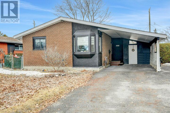 Property Photo:  2424 Heaton Avenue  ON K1G 1J2 