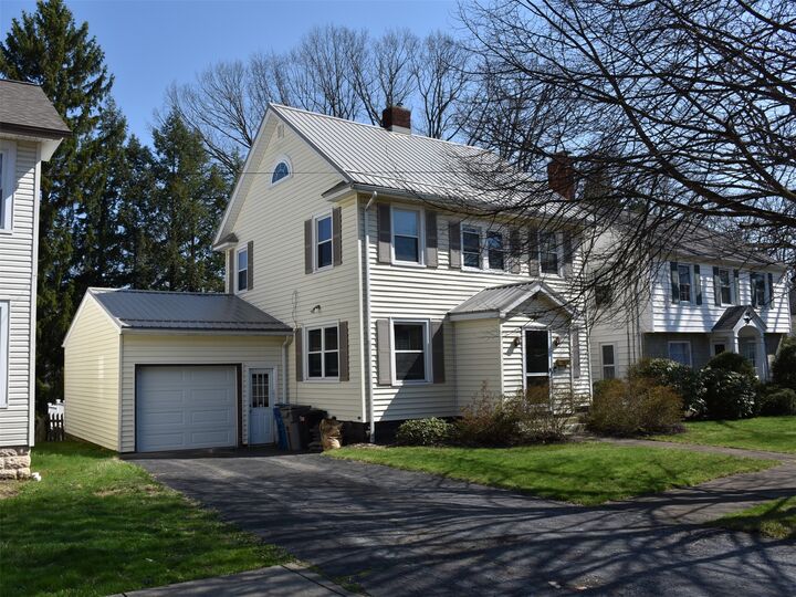 Property Photo:  725 Maple Street  PA 16335 