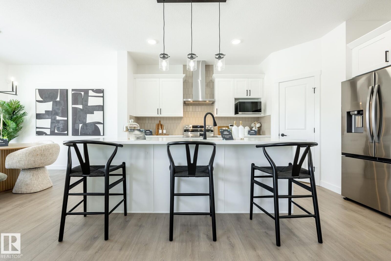 Property Photo: 5221 Schonsee Drive NW AB T5Z 0H4