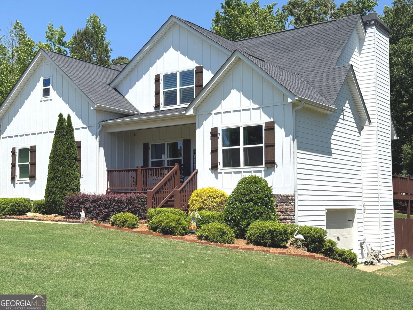 Property Photo: 297 Huntington Way GA 30292