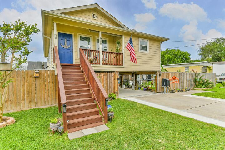 Property Photo:  448 7th Street  TX 77539 