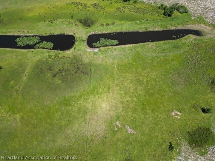 Property Photo:  725 Bluff Hammock Road  FL 33857 