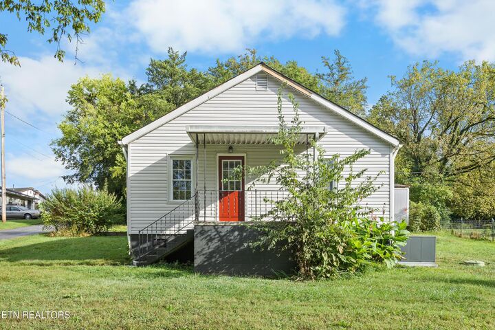 Property Photo: 4854 Co Op Rd TN 37853