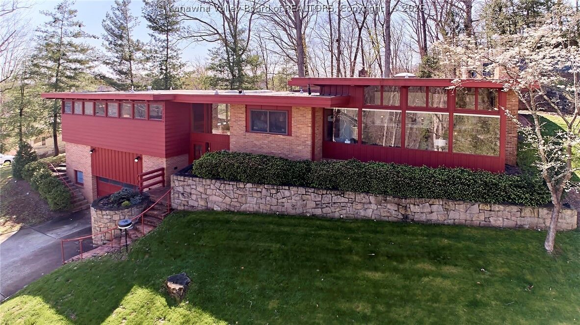 Property Photo: 2315 Woodland Avenue SW WV 25303