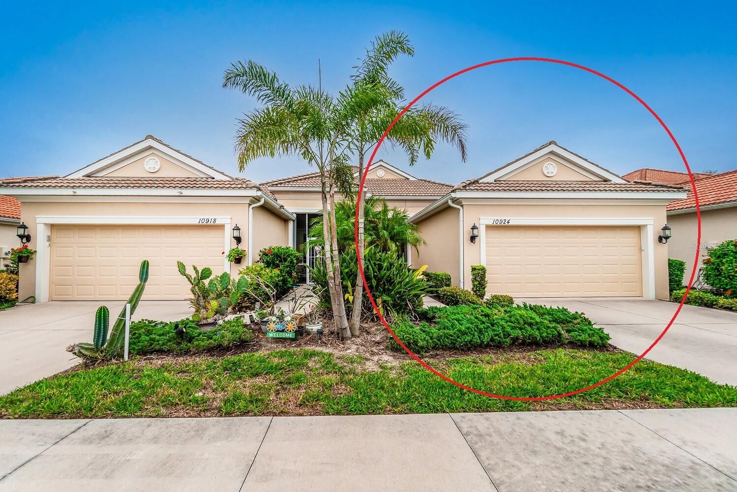 Property Photo:  10924 Lerwick Circle  FL 34223 