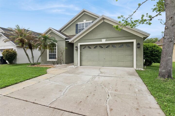 Property Photo: 520 Tuten Trail FL 32828