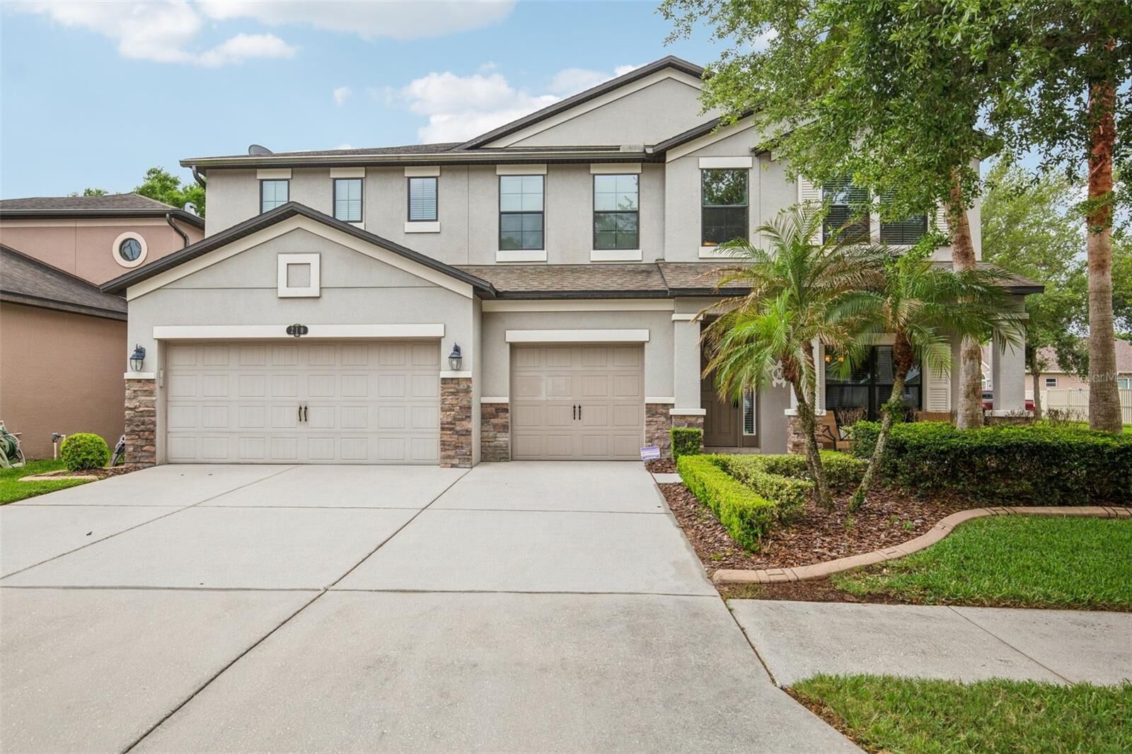 Property Photo: 210 Dakota Hill Drive FL 33584