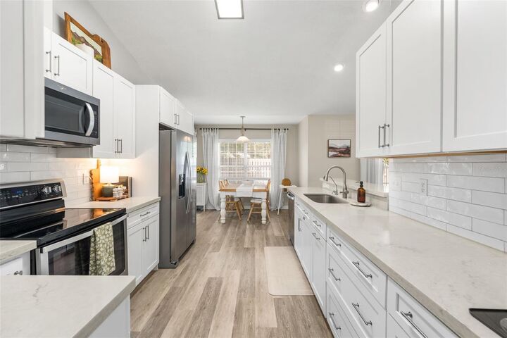 Property Photo:  8406 SW 69th Place  FL 32608 