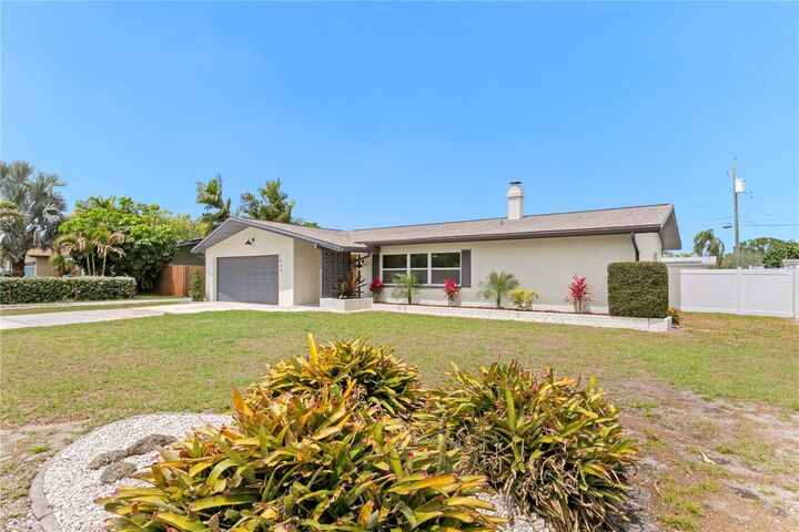 Property Photo:  1664 Whitewood Drive  FL 33756 
