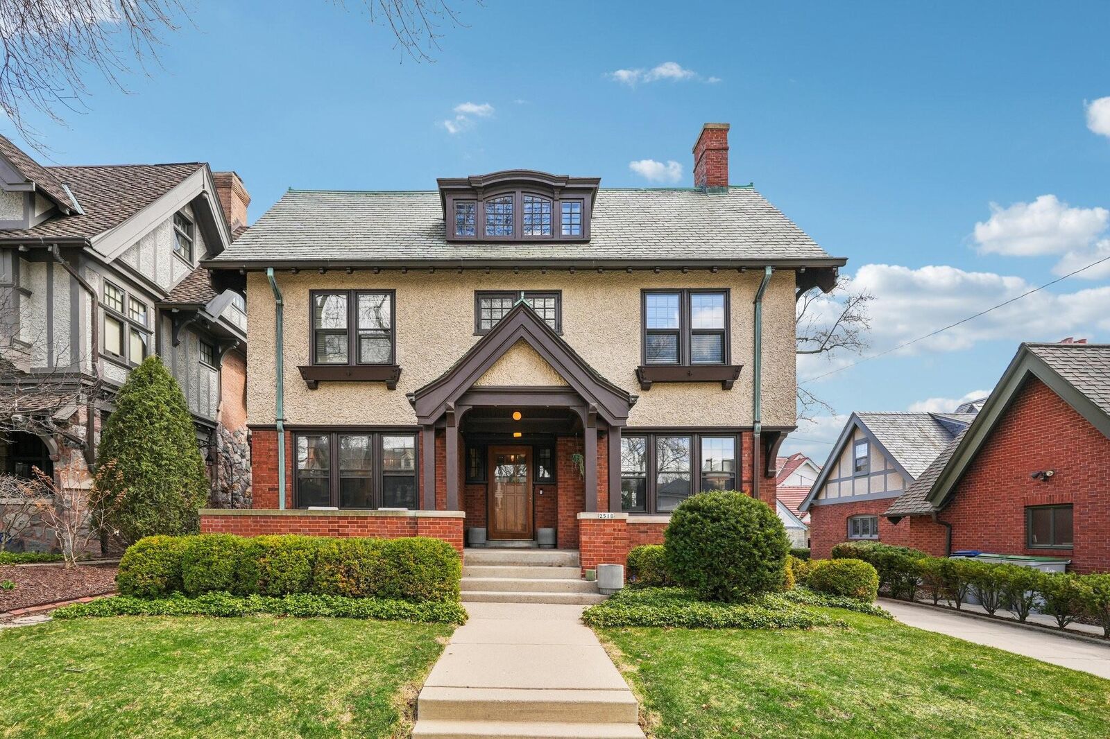 Property Photo: 2518 N Terrace Ave WI 53211