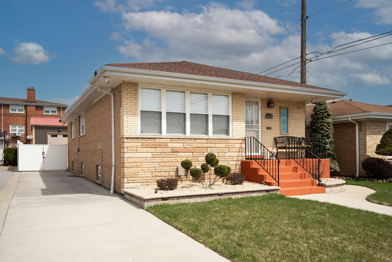 Property Photo:  4114 W 79th Place  IL 60652 