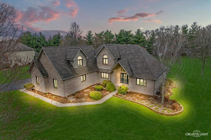 Property Photo:  5 W Royal Oaks Drive  IL 60512 