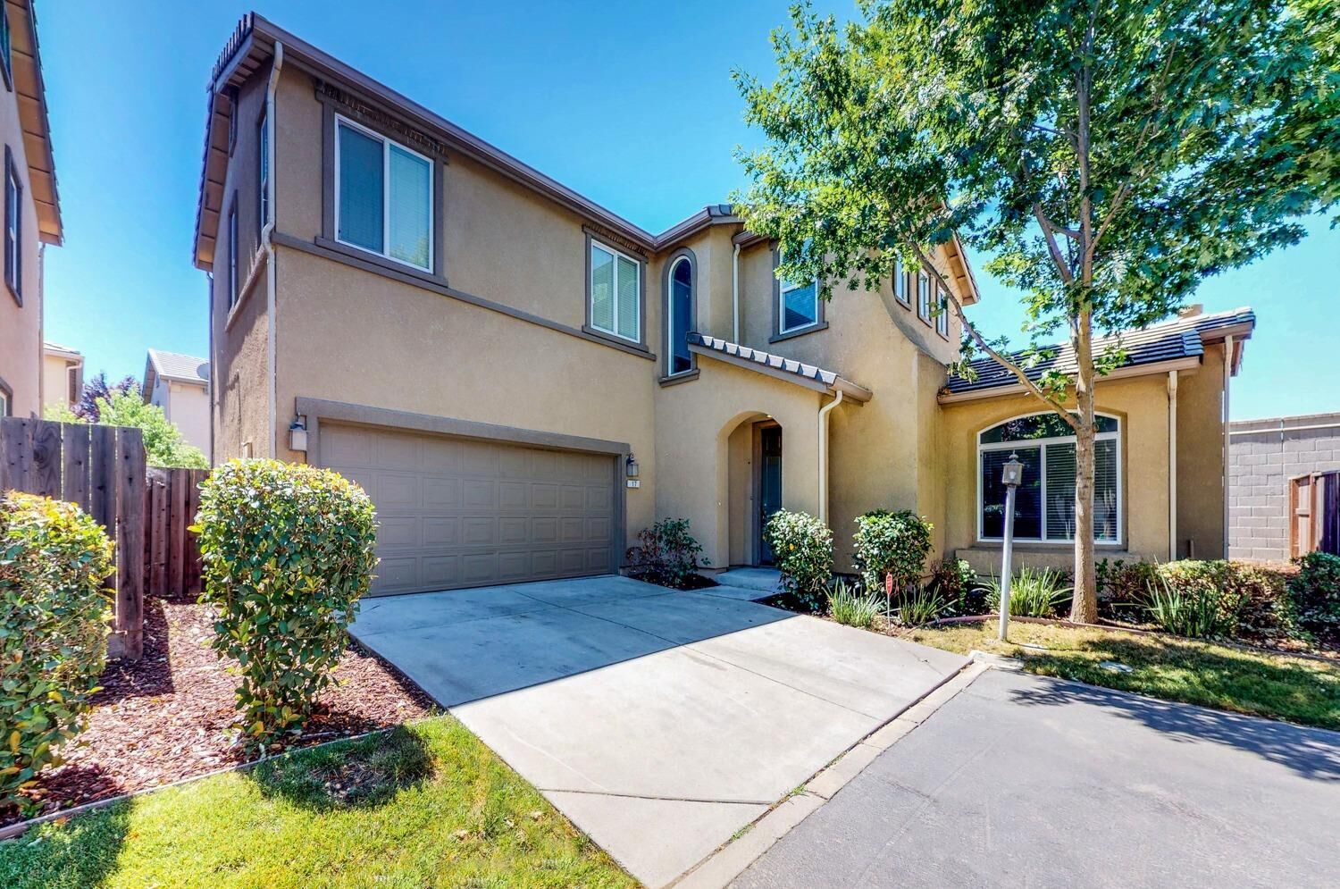 Property Photo:  17 Outer Banks Place  CA 95835 