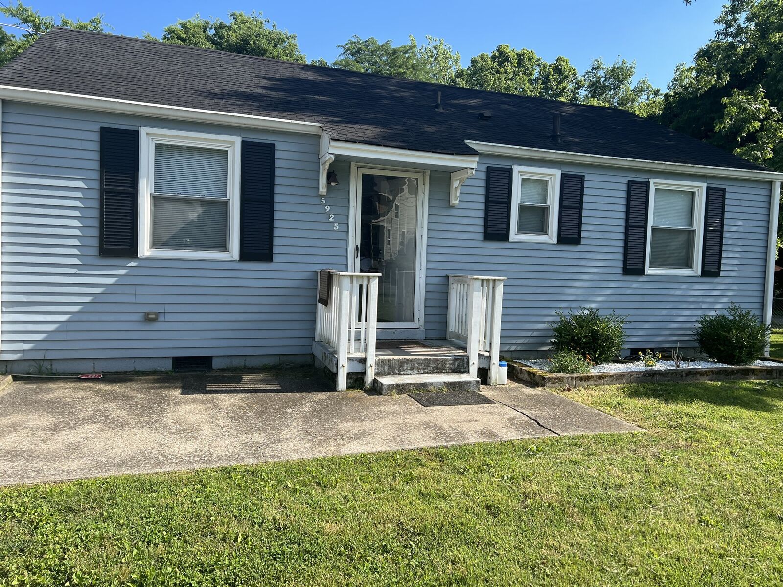 Property Photo:  5925 Carl Pl  TN 37209 