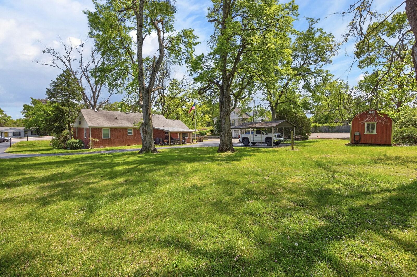 Property Photo:  116 S Graycroft Ave  TN 37115 