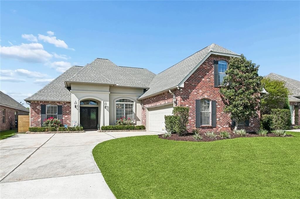 Property Photo: 125 Cypress Lakes Drive LA 70458
