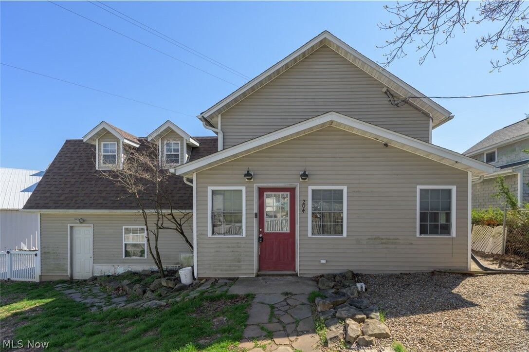 Property Photo: 204 S Prospect Avenue OH 44632