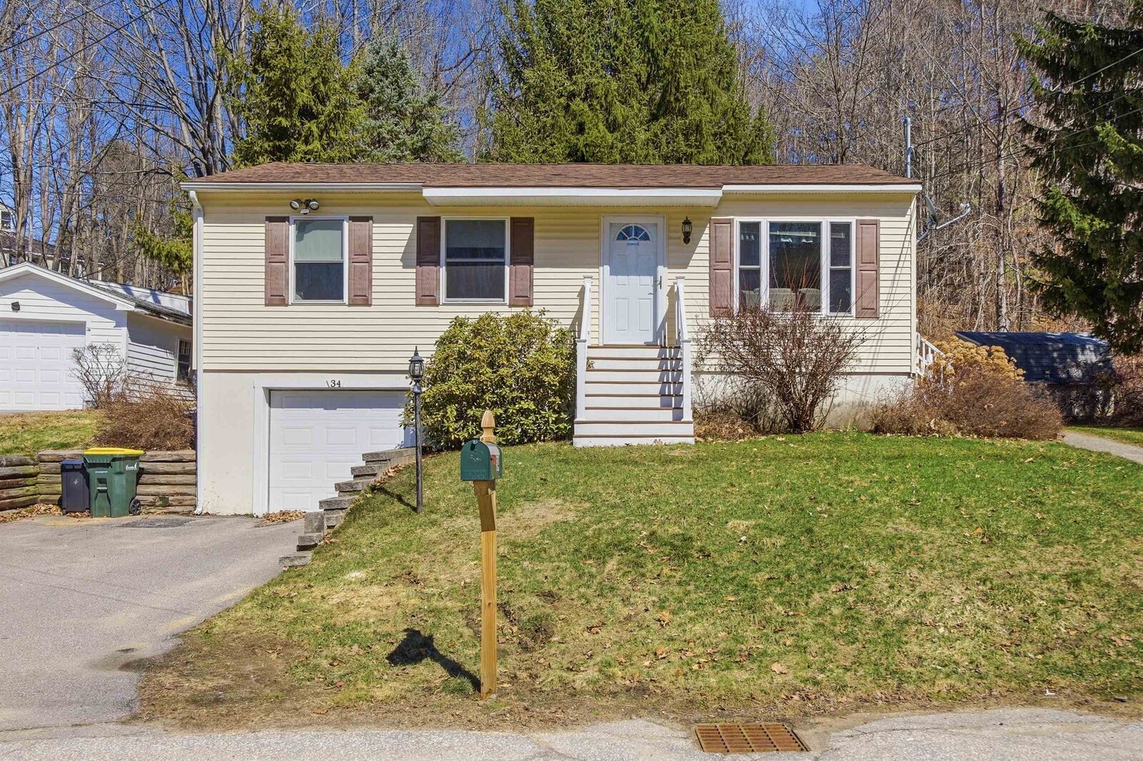 Property Photo:  34 Valley Street  NH 03246 