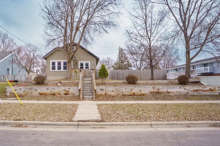 Property Photo:  614 8th Avenue N  MN 56303 