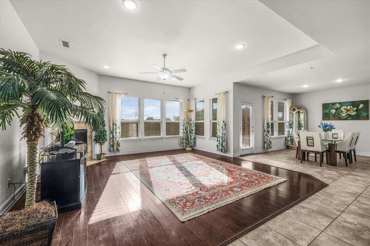 Property Photo: 7521 Aubrac Way TX 76131