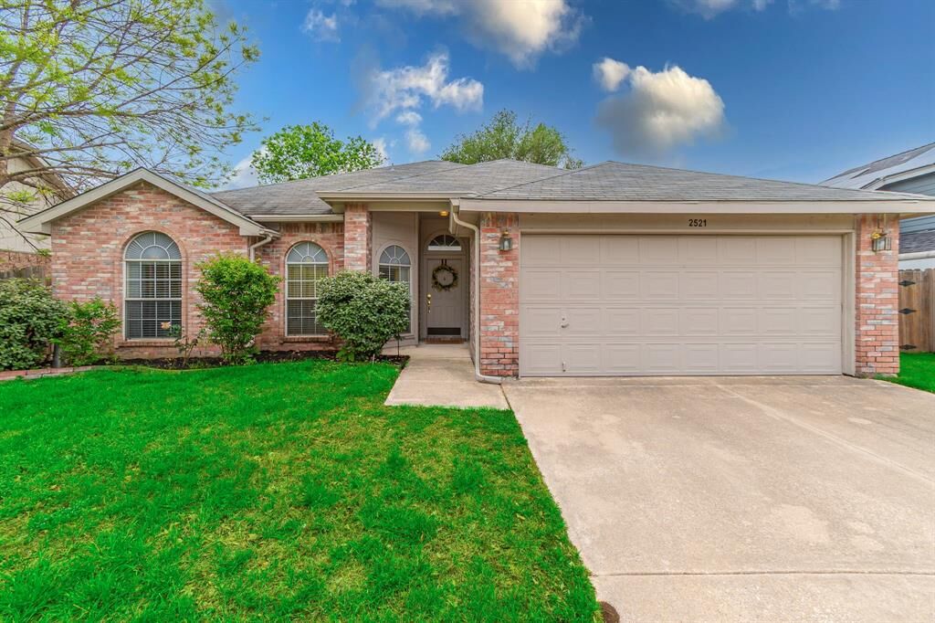 Property Photo:  2521 Fairmont Drive  TX 75052 