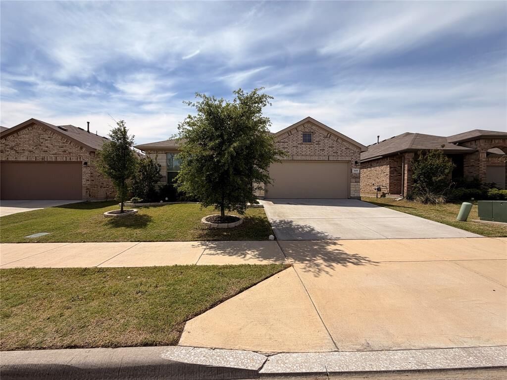 Property Photo:  209 Irish Moss Drive  TX 76052 