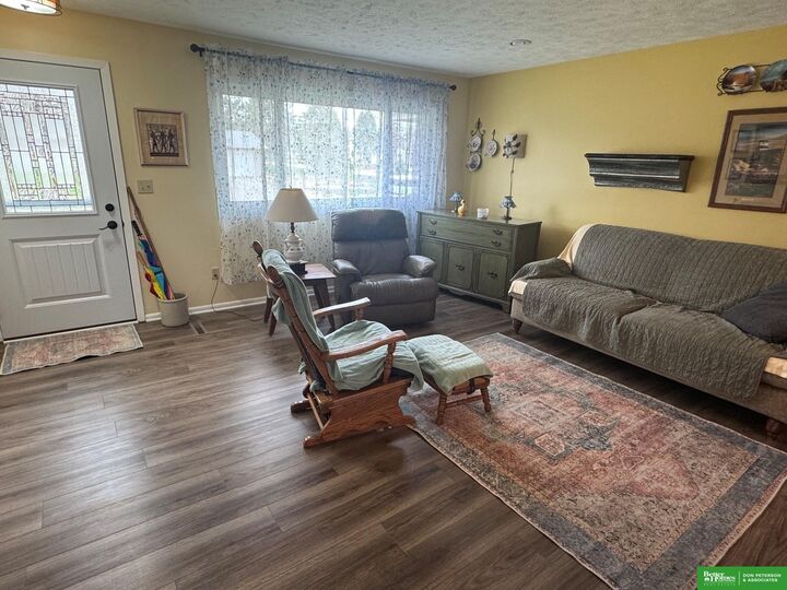 Property Photo: 521 N 9th Street NE 68061