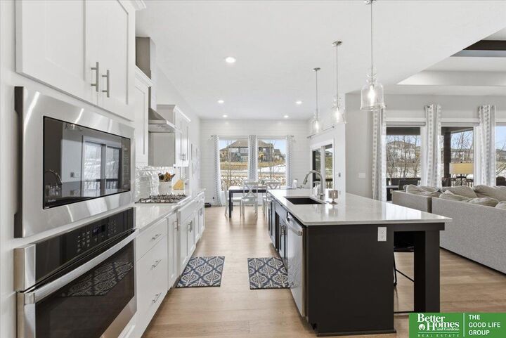 Property Photo: 10360 S 103 Street NE 68046