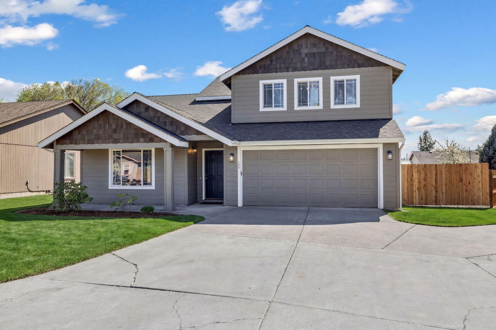 Property Photo: 628 NW Green Forest Circle OR 97756