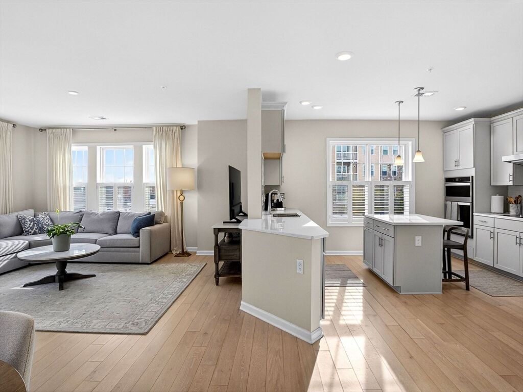Property Photo:  4 Peters Farm Way 206  MA 01581 