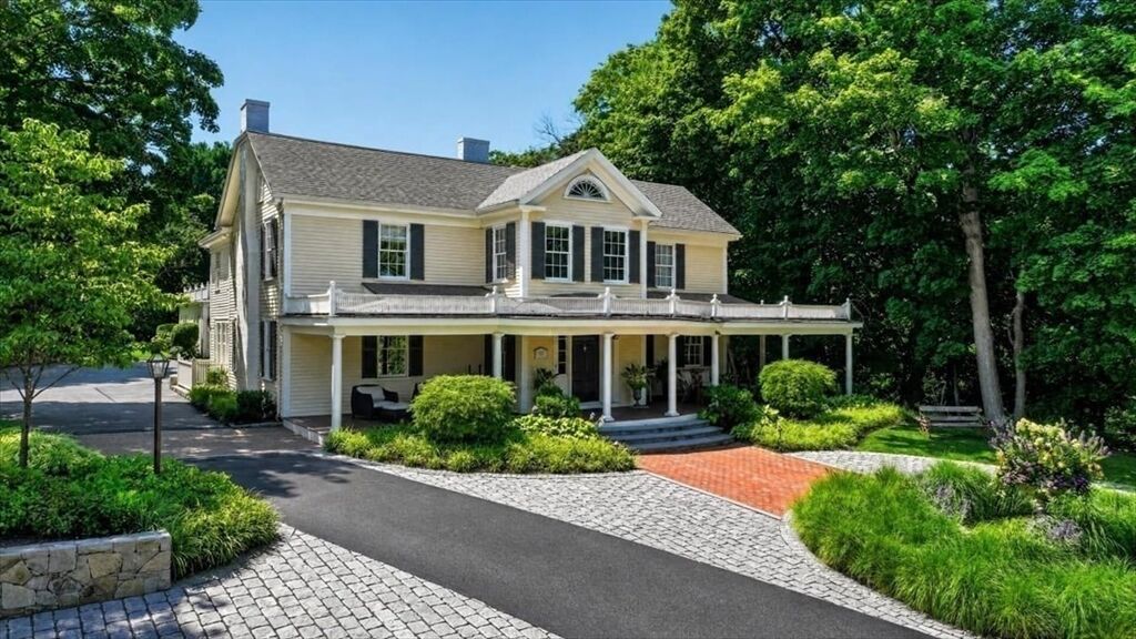 Property Photo:  54 Lincoln Street  MA 02043 