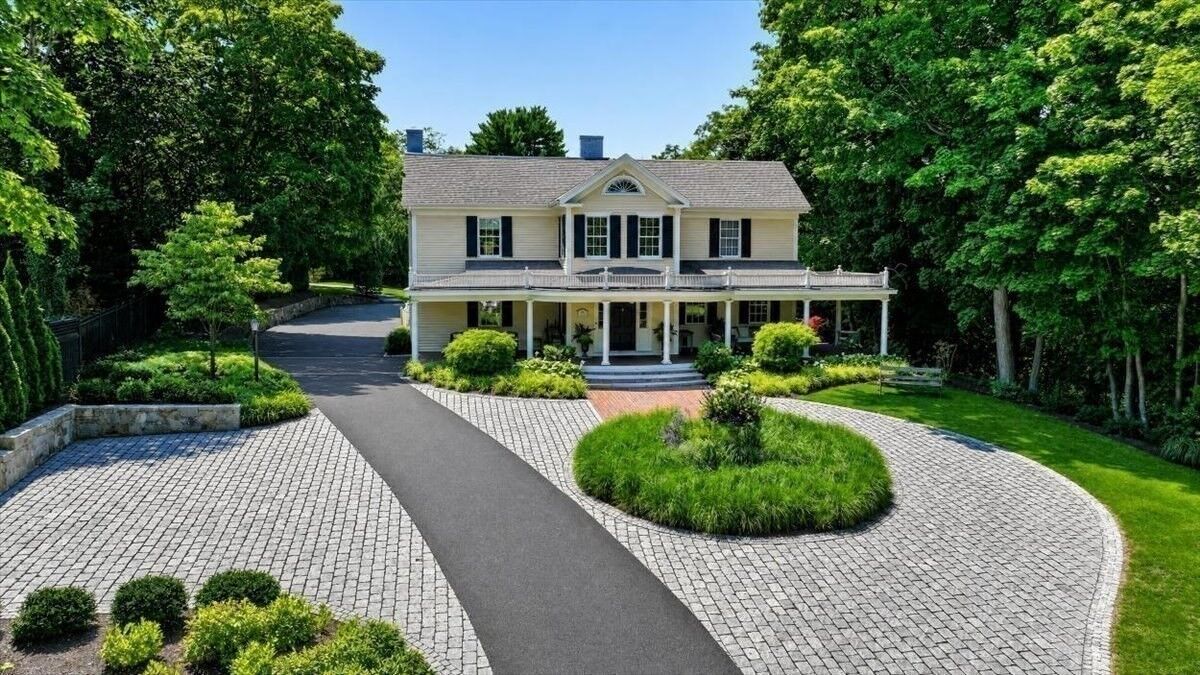 Property Photo: 54 Lincoln Street MA 02043
