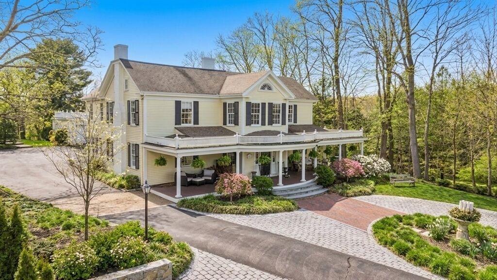 Property Photo:  54 Lincoln Street  MA 02043 