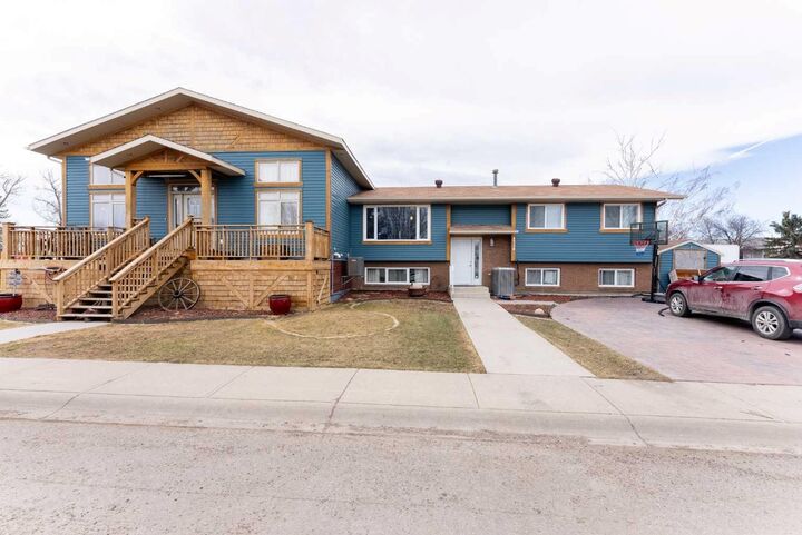 Property Photo: 4330 4 Avenue S AB T0K 0X0