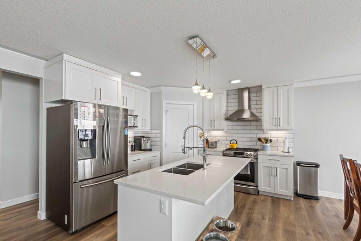 Photo de la propriété:  9066 81 Avenue  AB T8X 0P2 