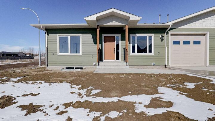 240 Parkview Lane W — photo 1
