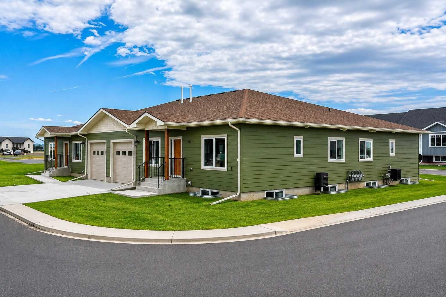 Property Photo:  171 Parkview Crescent W  AB T0K 0G0 