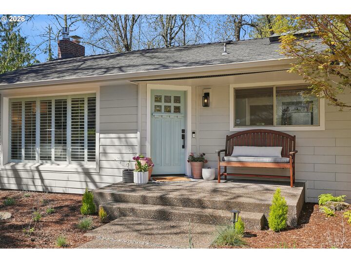 Property Photo: 4135 SW Parkview Ave OR 97225