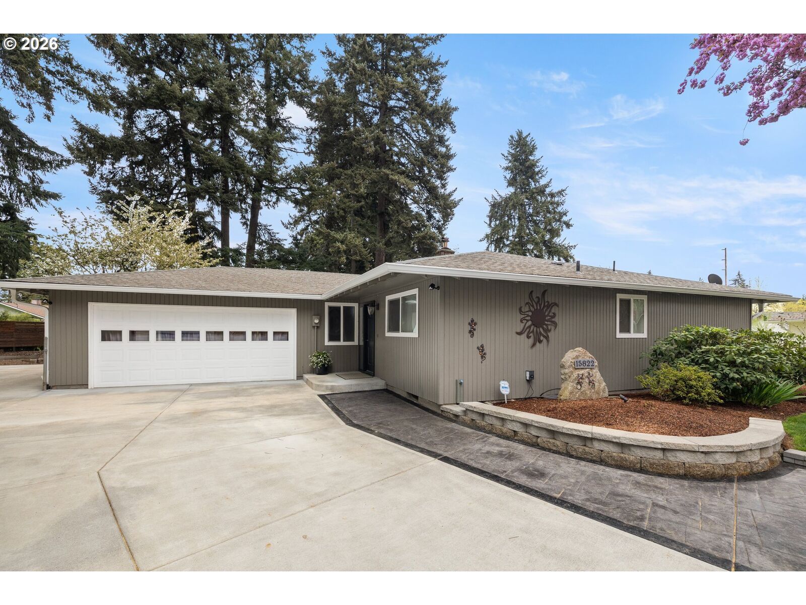 Property Photo: 15822 SE Alpenglade Ct OR 97267