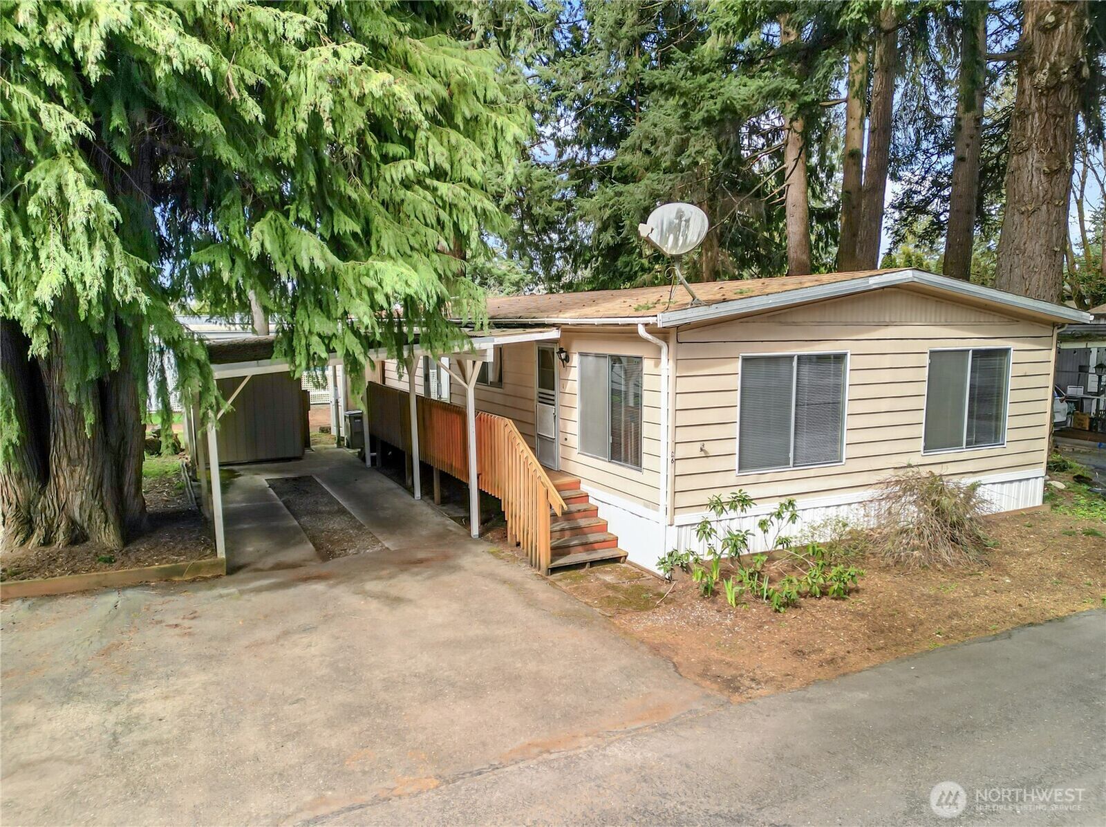 Property Photo:  900  29th Street SE D6  WA 98002 