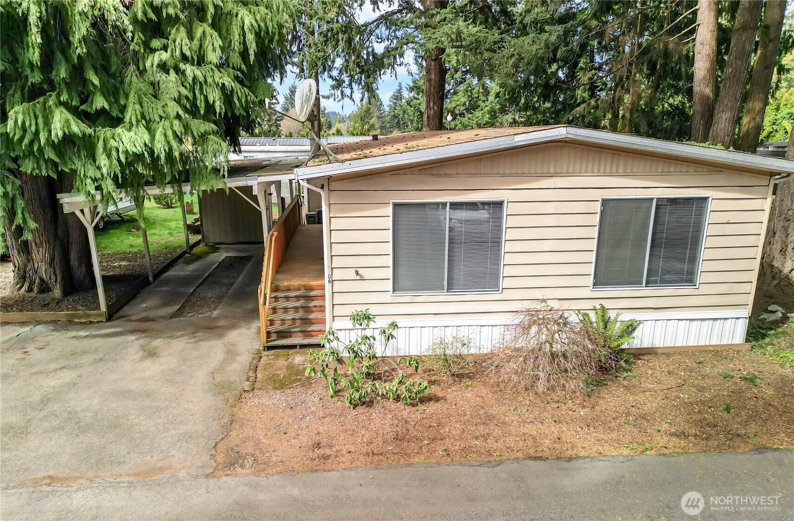 Property Photo:  900  29th Street SE D6  WA 98002 