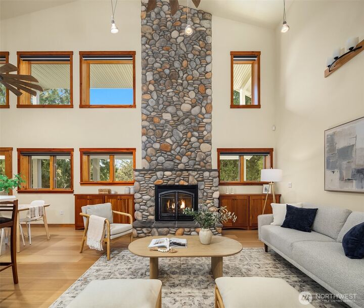 Property Photo:  12317  176th Avenue SE  WA 98059 