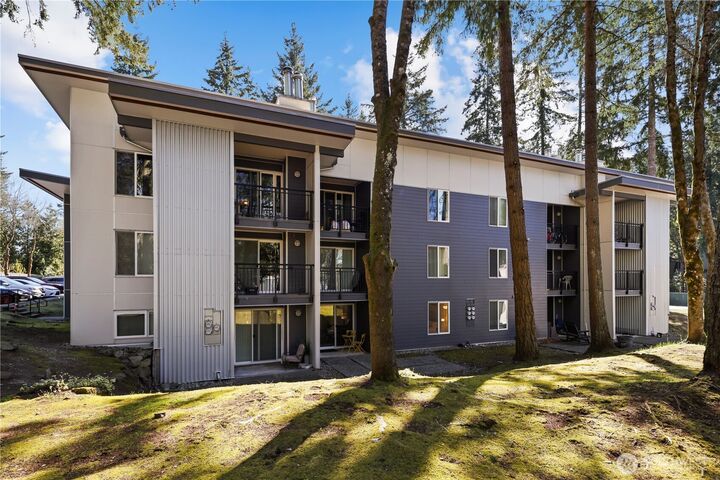 Property Photo:  14515 NE 32nd Street H104  WA 98007 