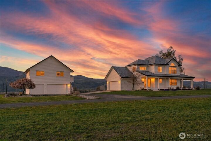 Property Photo: 1190 Summit Boulevard WA 98831