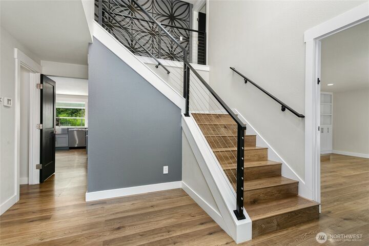 Property Photo:  3304  21st Street SE  WA 98374 